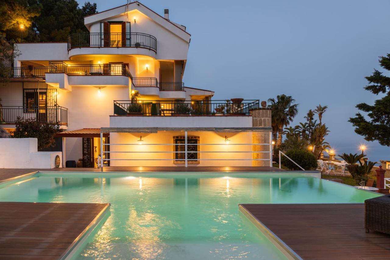 Vista Mare Con Piscina Privata A Mondello Villa