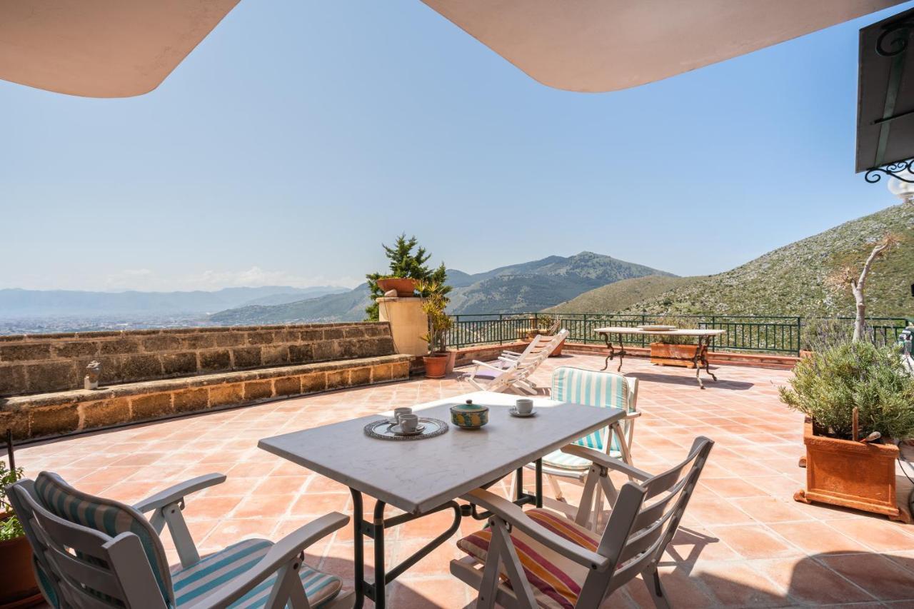 Vista Mare Con Piscina Privata A Mondello Villa
