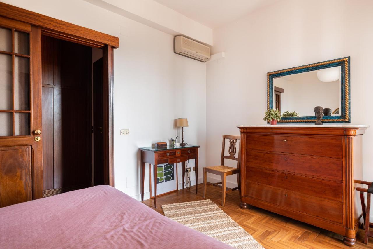 Villa Vista Mare Con Piscina Privata A Mondello Palermo